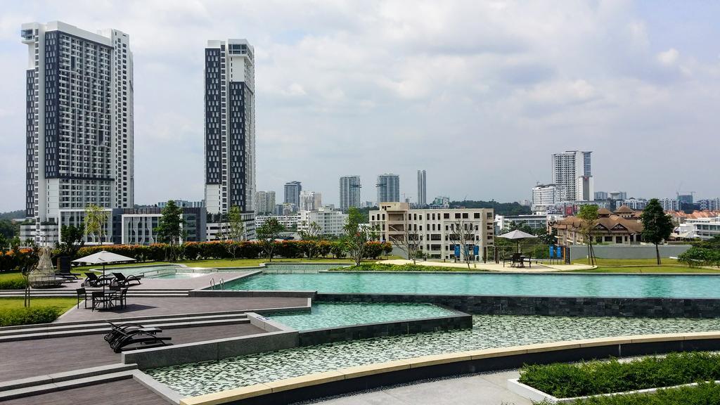 Hyve Soho Suites Cyberjaya Esterno foto