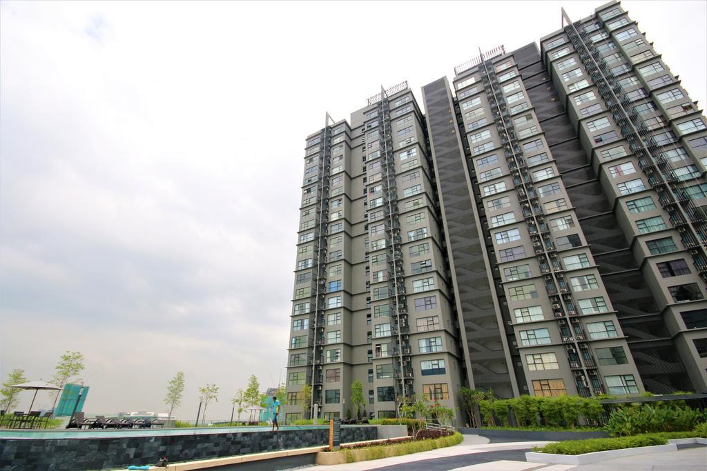 Hyve Soho Suites Cyberjaya Esterno foto