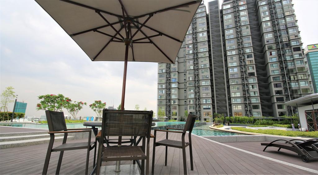 Hyve Soho Suites Cyberjaya Esterno foto